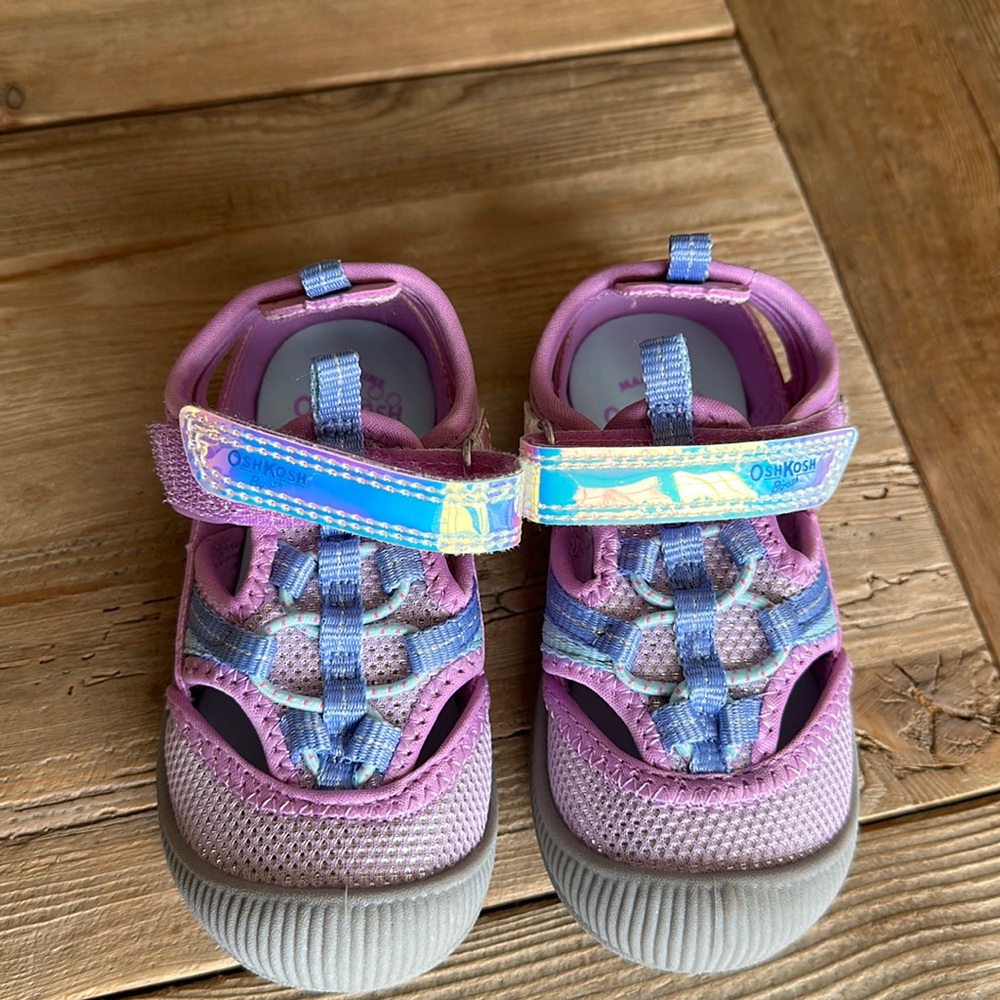 Oshkosh Girls Sandals Water Shoes Purple & Blue Velcro Size 7M New Without Tags